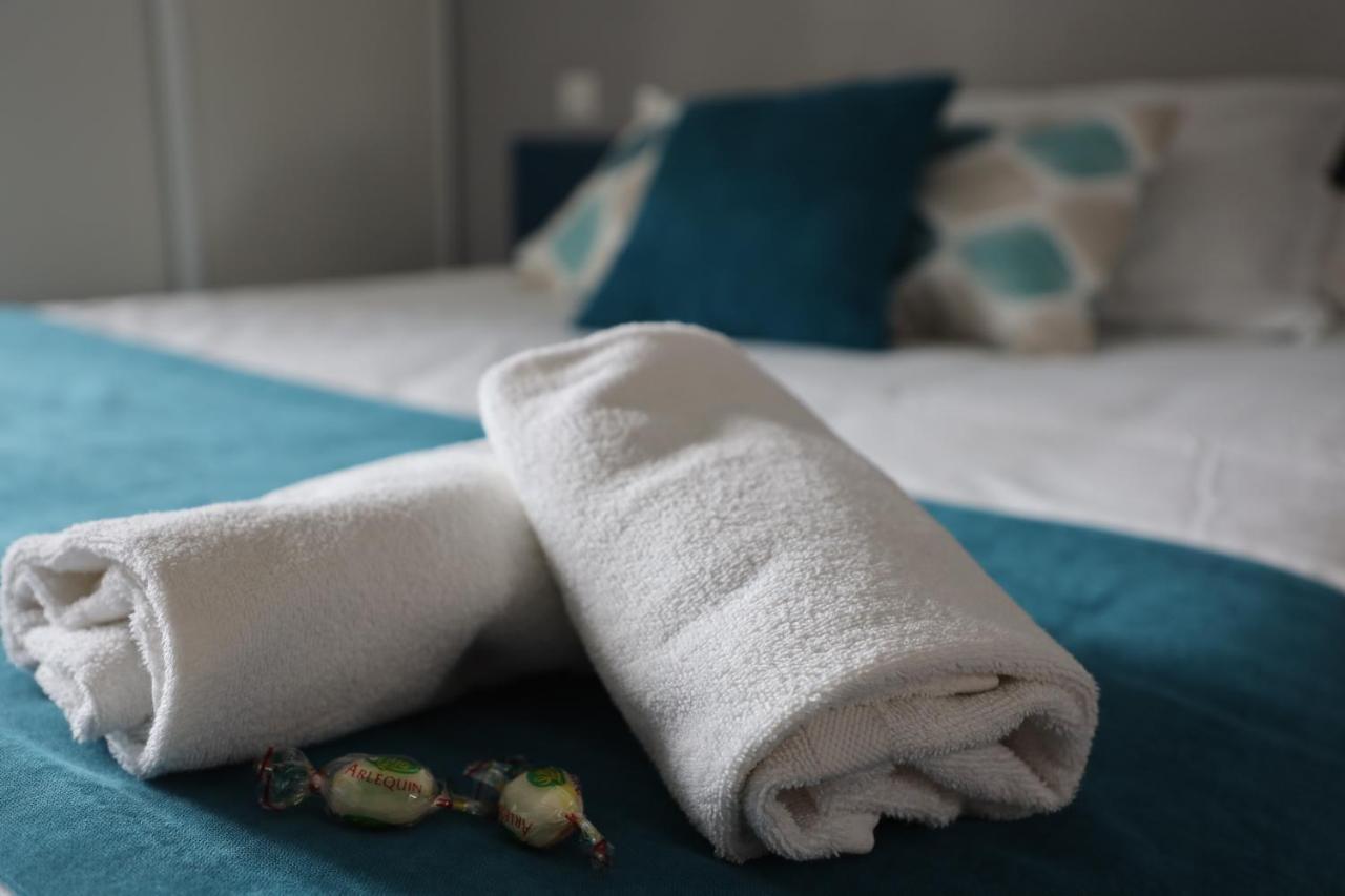 Un Hotel Sur Le Port La Rochelle  Eksteriør billede
