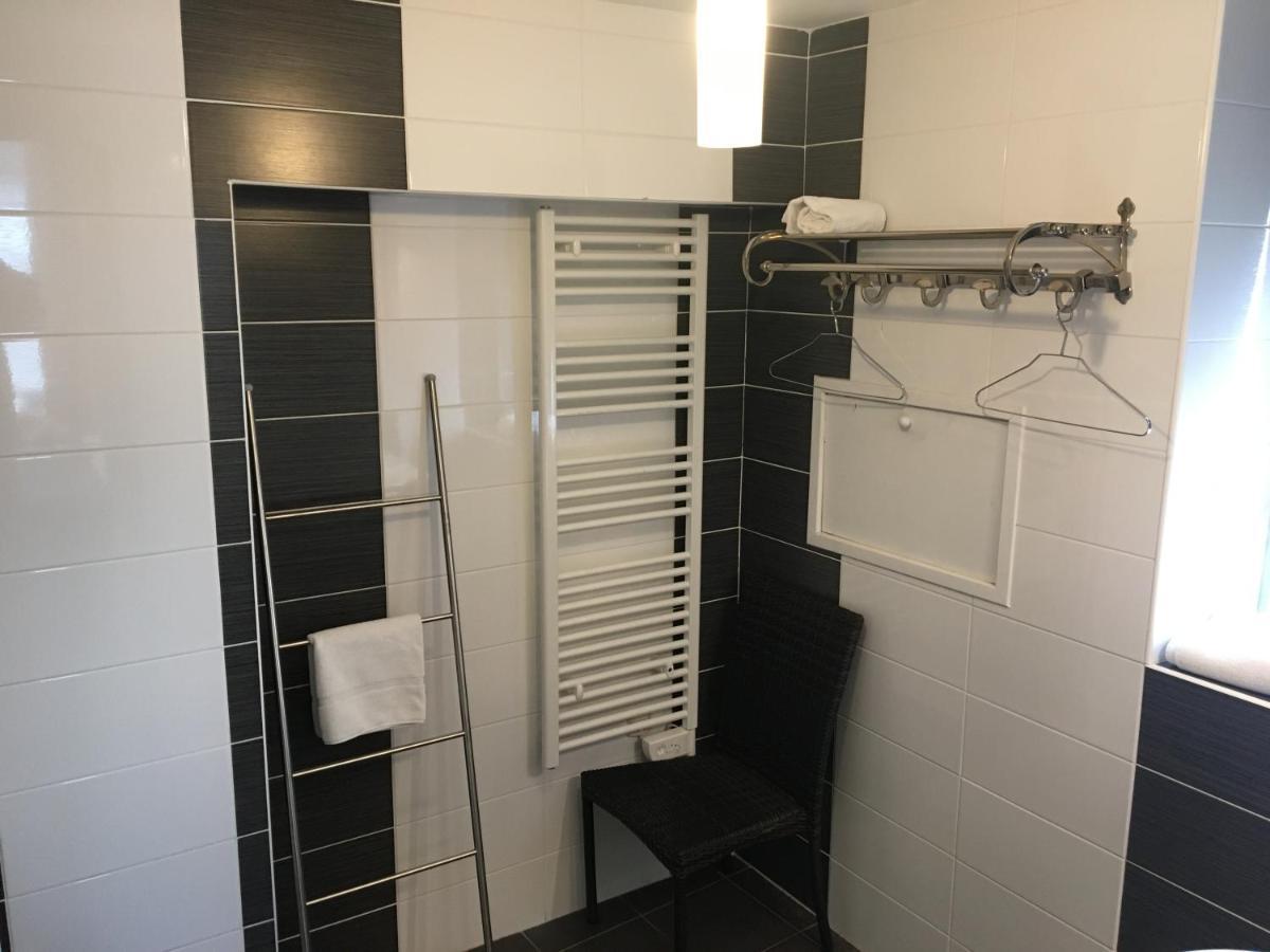 Un Hotel Sur Le Port La Rochelle  Eksteriør billede